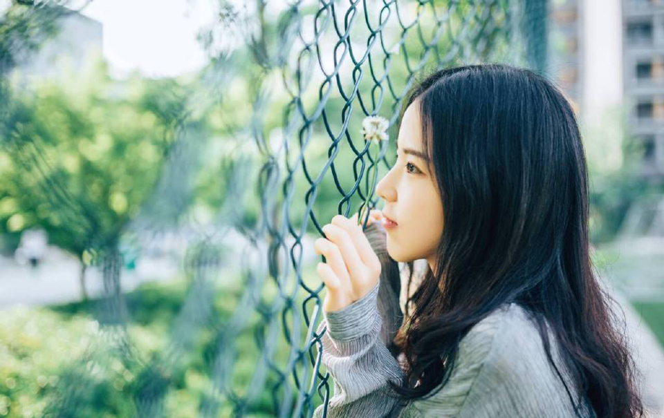 没有条件的朋友，不叫朋友，那叫手足了。——三毛《随想》